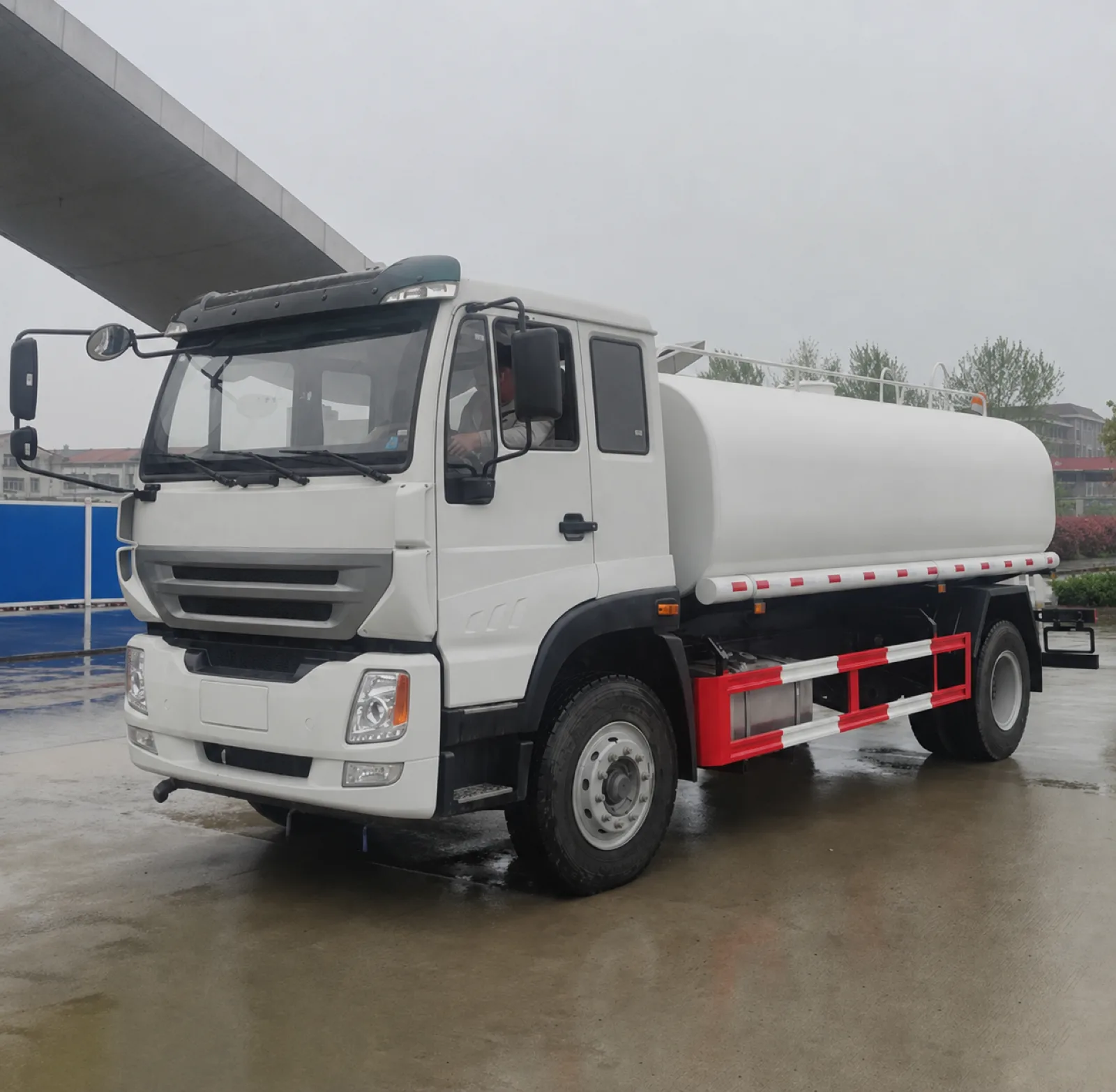 Citerne 4X2 320 chevaux