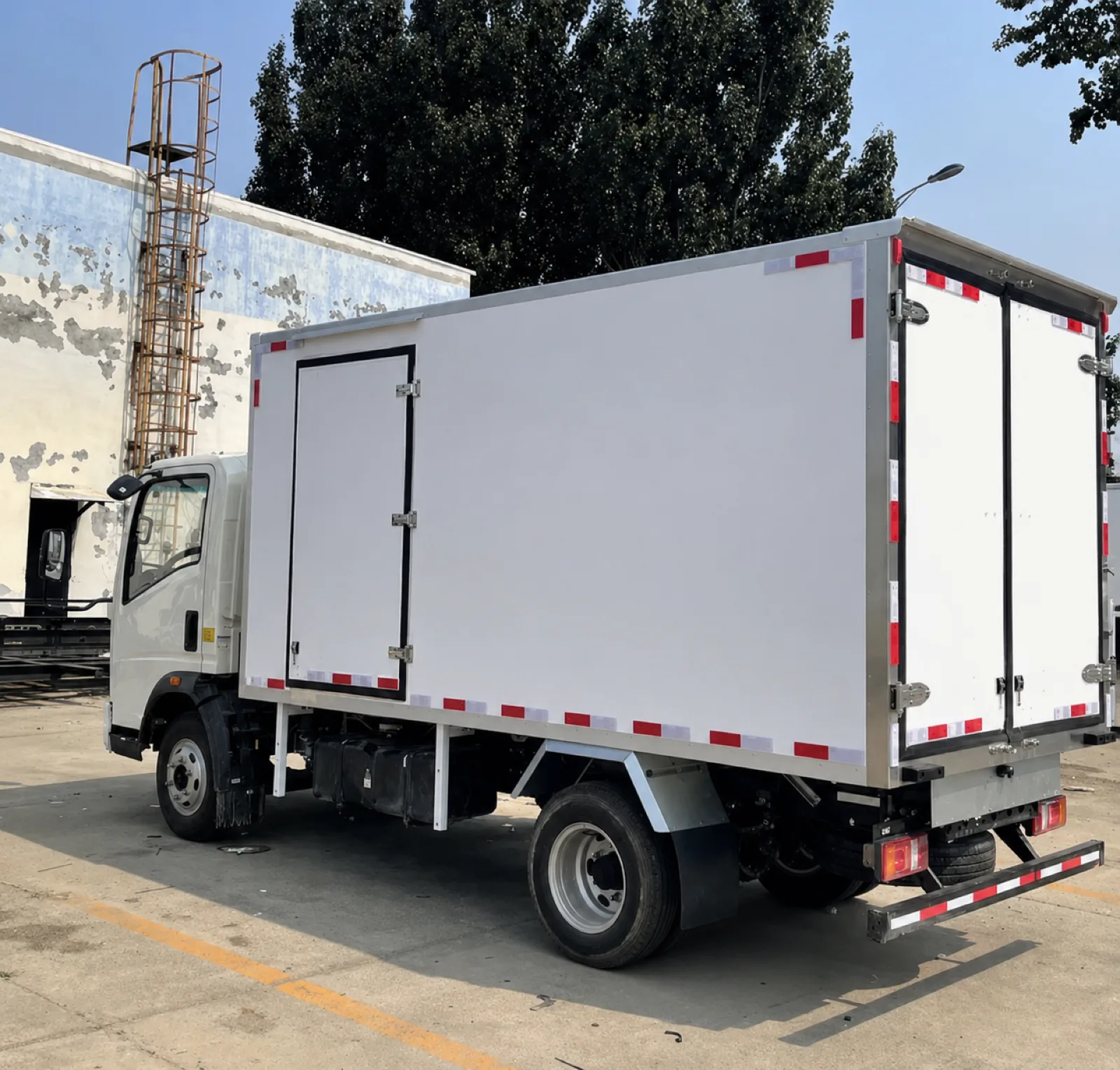 Camion frigorifique 4X2